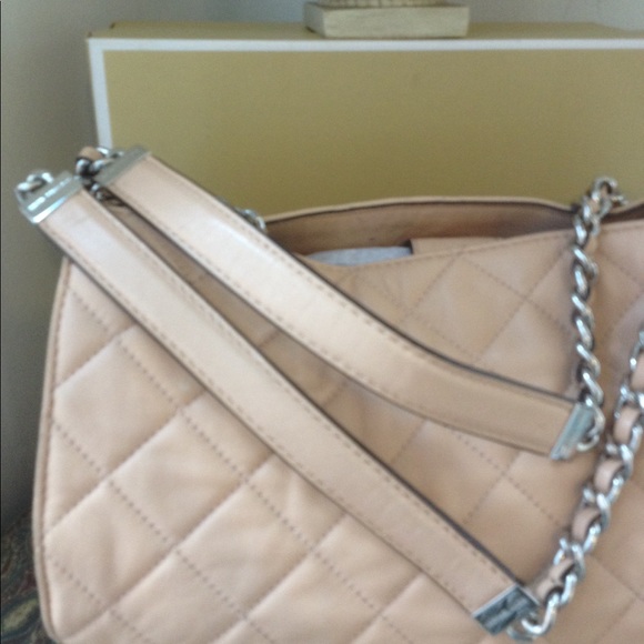 ❤SOLD❤SOLD❤MICHAEL KORS QUILTED SHOULDER BAG - Picture 6 of 8